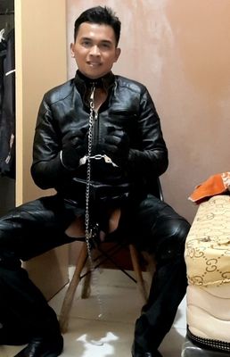 leather_gay_bondage
